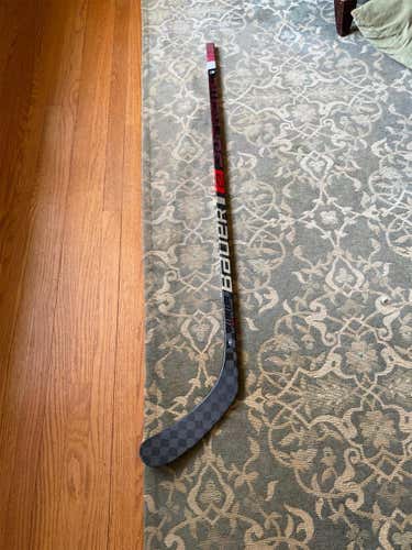 Intermediate Right Handed Supreme 2S Pro Toe Pattern Pro Stock Hockey Stick
