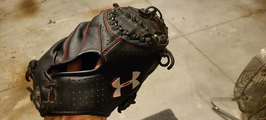 Used Under Armour Right Hand Throw Catcher's Glove 31.5"