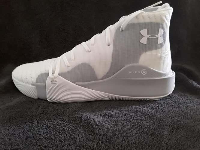 White New Size 13 (Women's 14) Under Armour Shoes