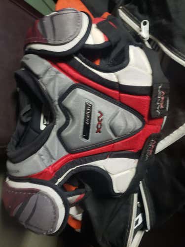 Used Junior Large Bauer Nike Bauer Vapor XXV Shoulder Pads