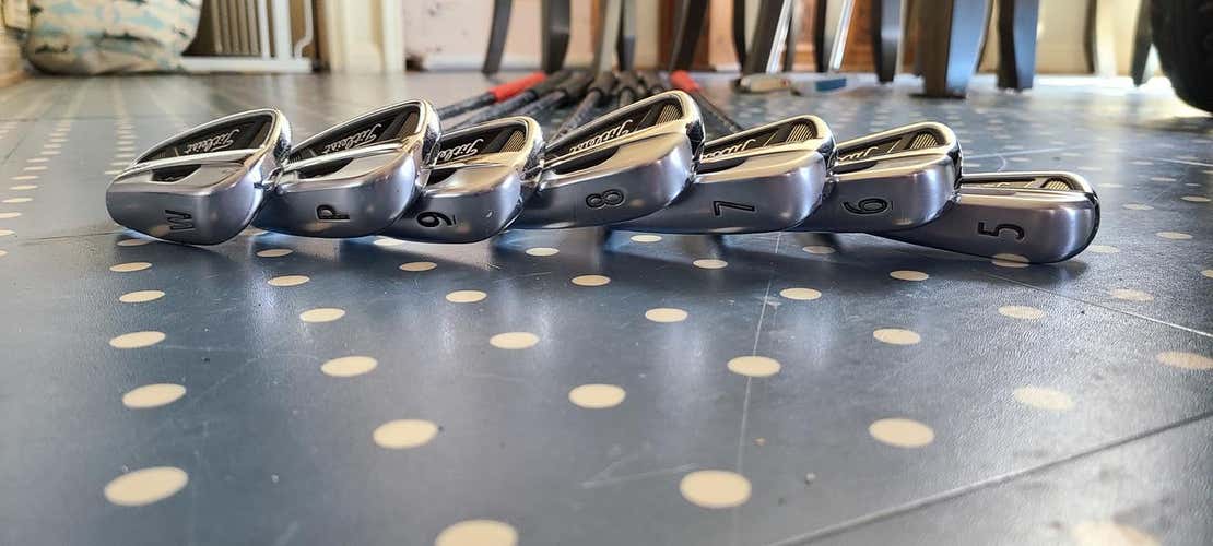Used Men's Titleist Right Handed Iron Set Stiff Flex Steel Shaft
