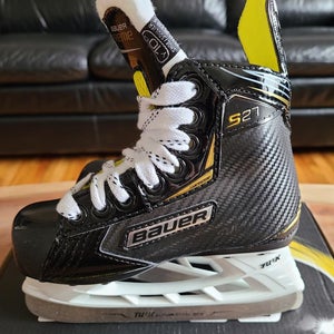 New Youth Bauer Supreme S27 Skates Size 10