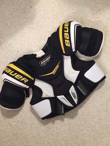 Junior Medium Bauer Supreme 150 Shoulder Pads