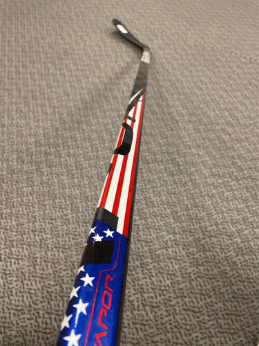 Senior Left Hand Vapor FlyLite P28 87 Flex Hockey Stick