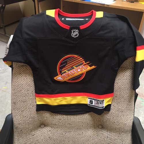 Vancouver Canucks SkateJersey Child Aged 2/4 Jersey-New With tags