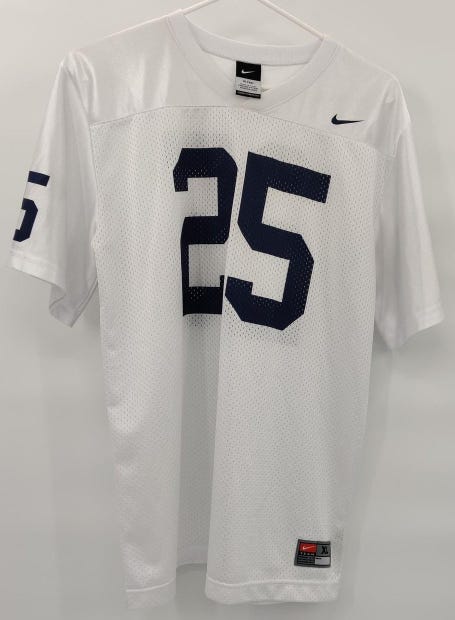 Penn State NCAA White #25 Nike College Football Jersey YOUTH XL MINT CONDITION
