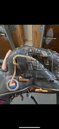 Black Benes Kid (9YO-13YO) Infield 10.75" Glove