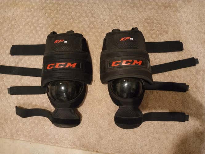 Used CCM Knee guards