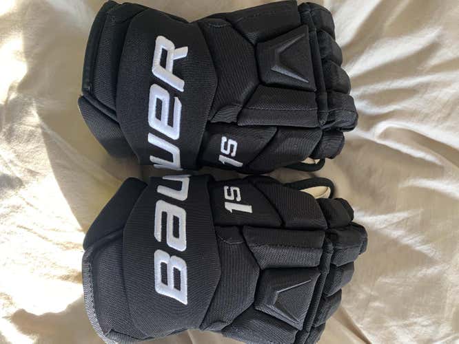 Black Used Senior Bauer Supreme 1S Gloves 14" Pro Stock