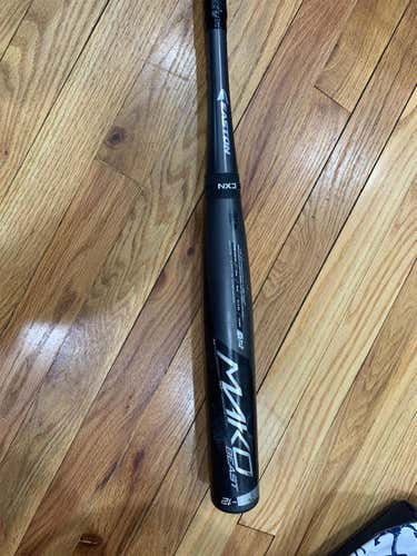 Kid Pitch (9YO-13YO) 2017 Composite Mako (-12) 19 oz 31" Bat