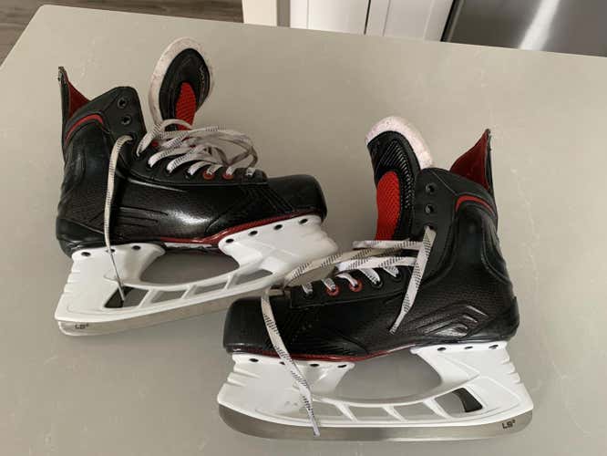 Used Senior Bauer vapor  X ltx Hockey Skates Extra Wide Width Size 8