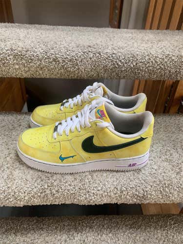NIKE air Force 1 (size 9.5)