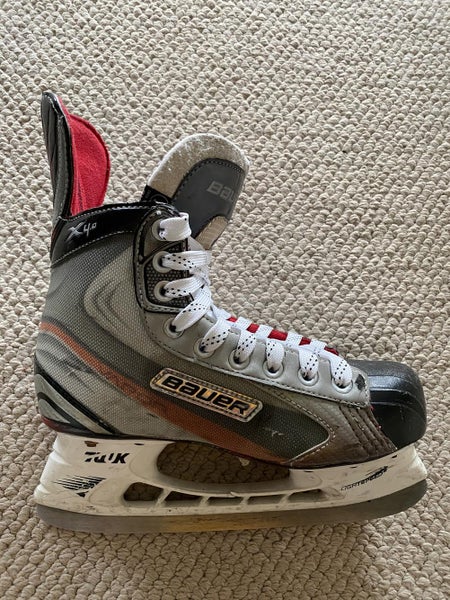 Used Junior Bauer Vapor X4.0 Hockey Skates Regular Width Size 4.5