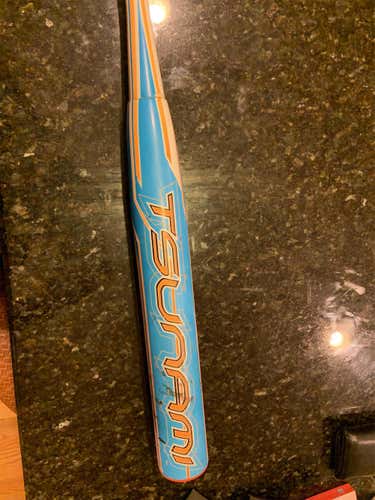 Kid Pitch (9YO-13YO) Composite TSUNAMI (-10) 22 oz 32" Bat