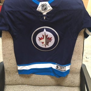 Winnipeg Jets Blue Child Aged 4-7 Jersey-NWT