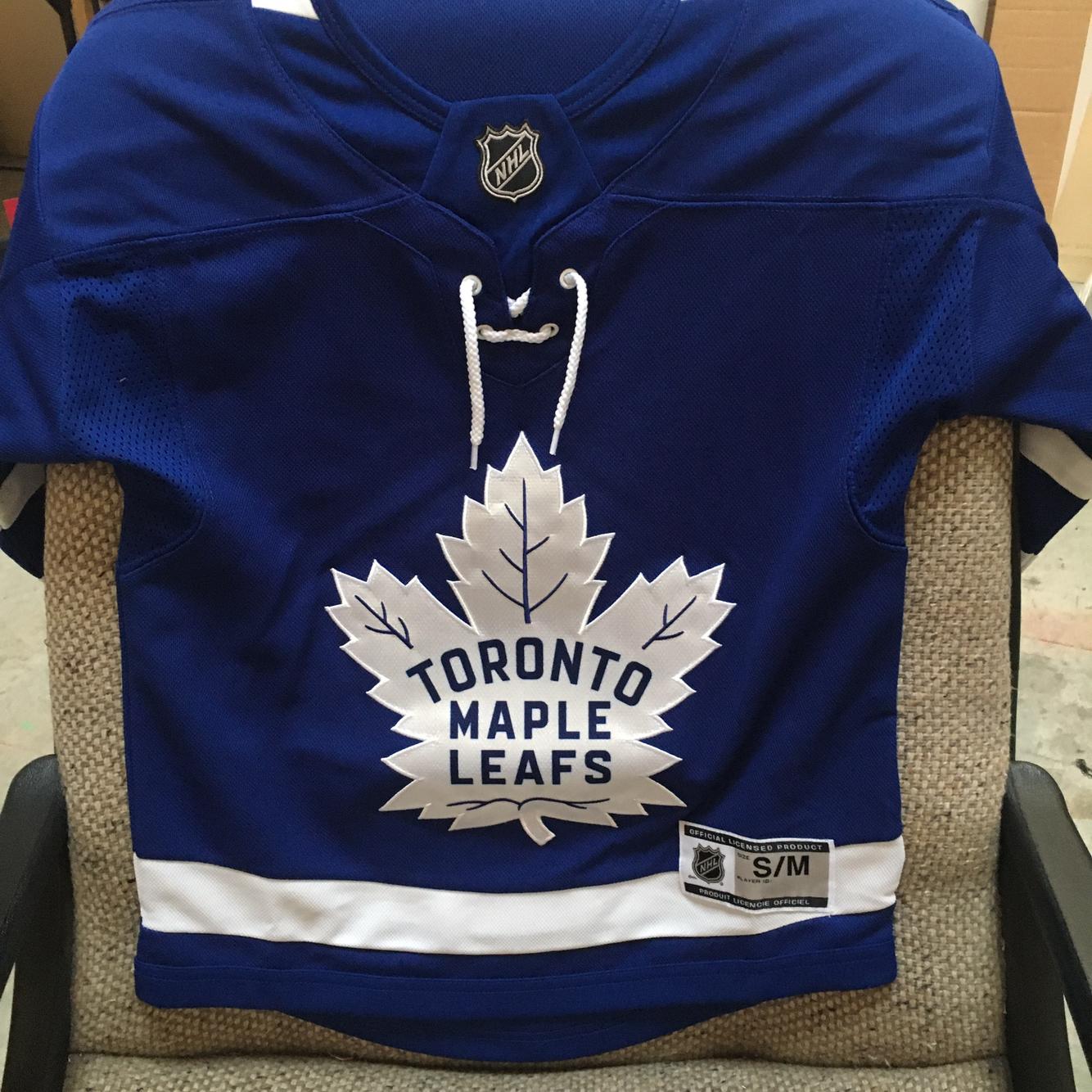 youth maple leaf jersey