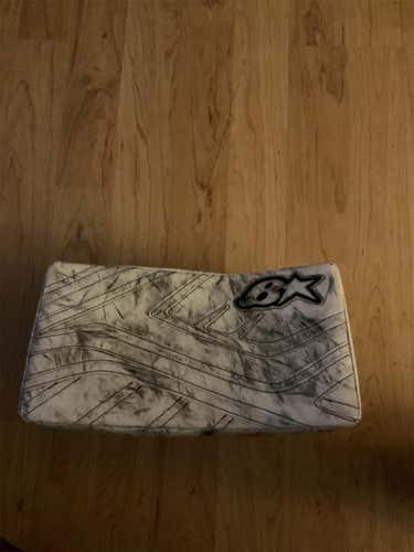 White Gnetik 4 Pro Senior Goalie Blocker