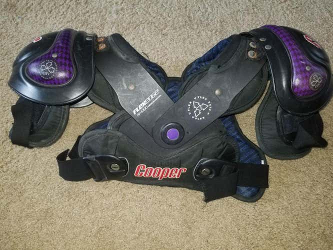 Pro Level Shoulder Pads - Cooper FlexEdge SP 1000
