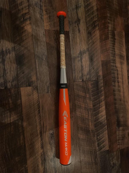 Kid Pitch (9YO-13YO) 2015 Composite Mako (-11) 17 oz 28" Bat