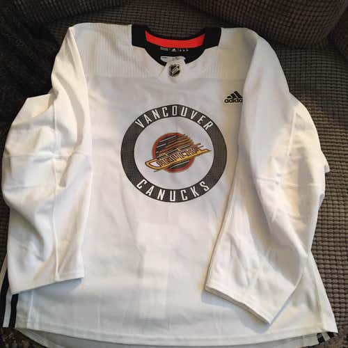 Canucks White Skate Size 58 Adidas Pro Stock Jersey