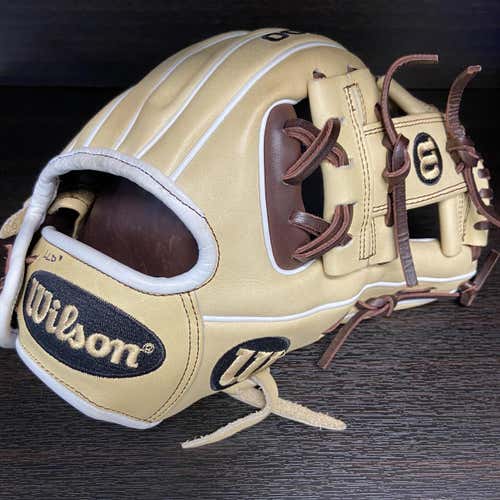 Brown High School/College Infield A2000 1786 11.5" Baseball Glove