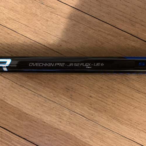 Junior Right Handed Nexus 1N Hockey Stick