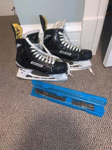 Senior Bauer Supreme S180 Skates - Size 8.0 Regular Width - 2 Extra Sets Of Blade