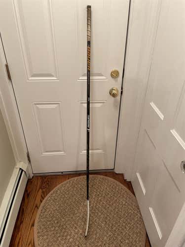 Intermediate Left Hand Supreme 1S PM9 Hockey Stick