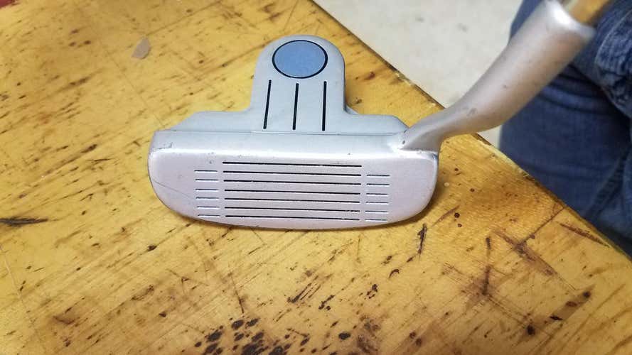 Used Women's Finesse Right Handed Square Two Chipper Wedge Wedge Flex Graphite Shaft