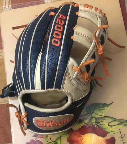 Used Adult Wilson Right Hand Throw Infield A2000 JA27 Gm Baseball Glove 11.5"