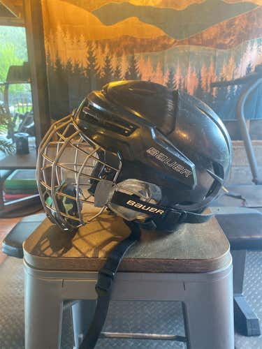 Black Used Small Bauer Re-Akt 200  Helmet
