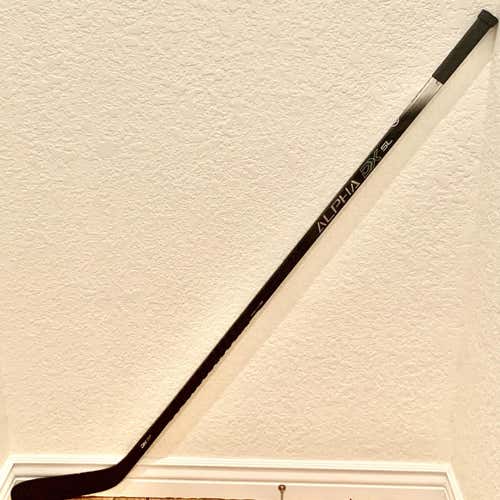 Senior Right Handed Alpha DX SL Mid Pattern  Hockey Stick