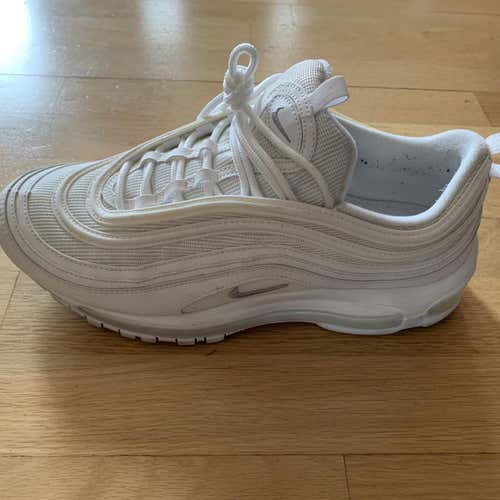 White Men's Size 10 (Women's 11) Nike Shoes