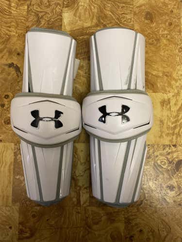 Used Medium/Large Under Armour Command Pro Arm Guard Arm Pads