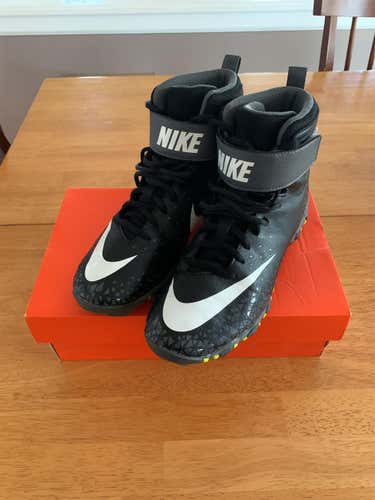 Black Men's Molded Cleats Nike