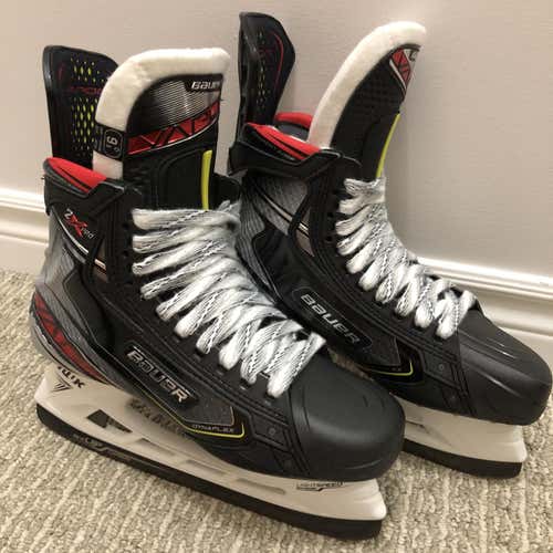 Senior Bauer Vapor 2X Pro Regular Width  Size 9.5 Hockey Skates