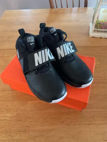 Black Kid's Size 5.0 (Women's 6.0) Nike Shoes