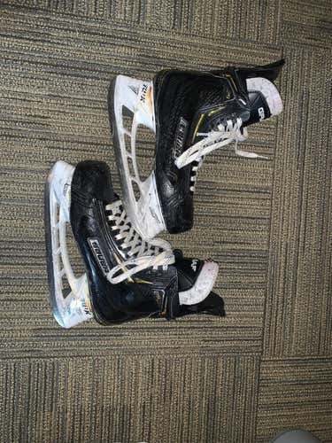 Senior Bauer Supreme 2S Pro Regular Width Pro Stock Size 7 Hockey Skates