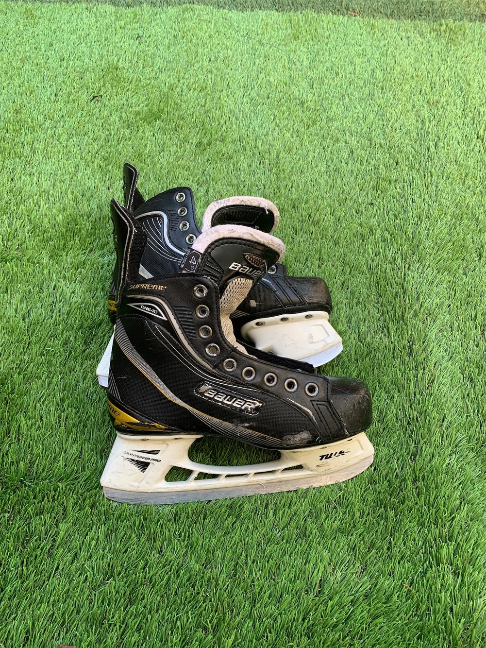 Bauer Supreme 140 Junior Hockey Skate Size 4 