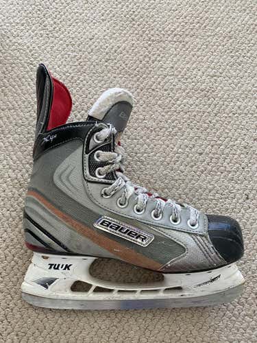 Used Junior Bauer Vapor X4.0 Hockey Skates Regular Width Size 5.5