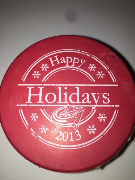 RED COLUMBUS BLUE JACKETS N.H.L . HOCKEY PUCK