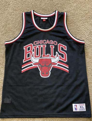 Bulls XL Mitchell & Ness Jersey