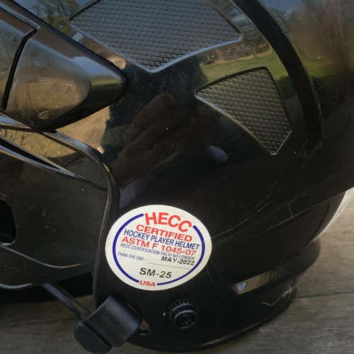 Black Used Youth CCM FL40 Helmet