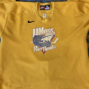 U Mass practice worn Size 56 Nike Jersey Pro Stock