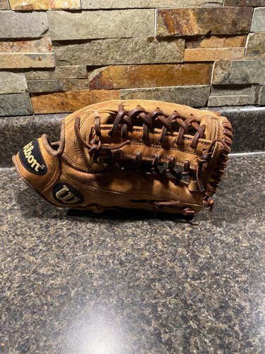 Brown High School/College Outfield A2K 12.5" Baseball Glove