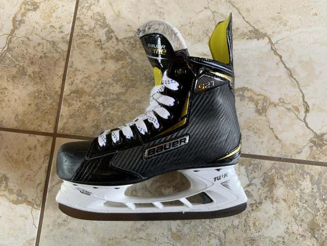 Used Junior Bauer Supreme S27 Hockey Skates Size 4