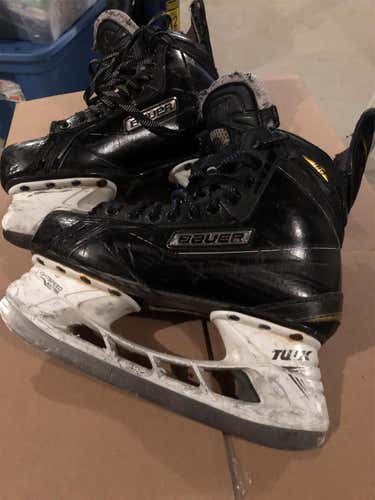 Junior Bauer Supreme 180 Size 8.5 Hockey Skates