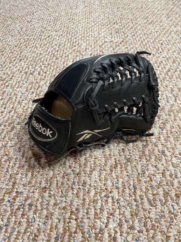 Black High School/College Infield 11.5" Baseball Glove