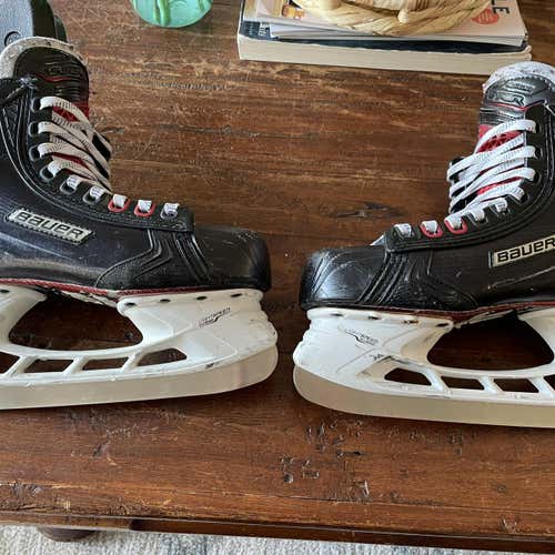 Junior Bauer Vapor 1X 2.0 Extra Wide Width  Size 5.5 Hockey Skates