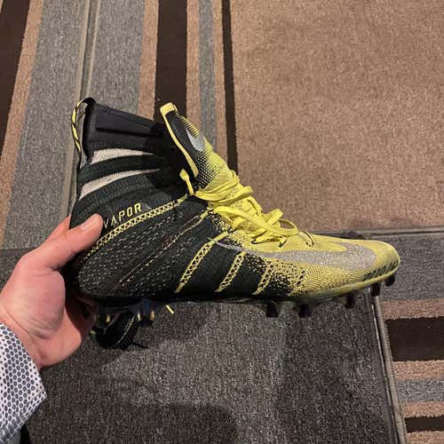 Cleat And Apparel Bundle For Buyer